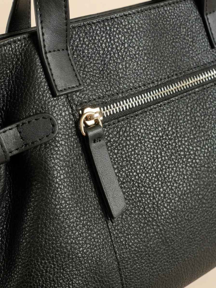 Célia Sac bandoulière tout cuir Noir