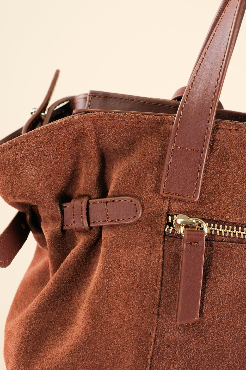 Célia Sac bandoulière Marron en cuir, porté
