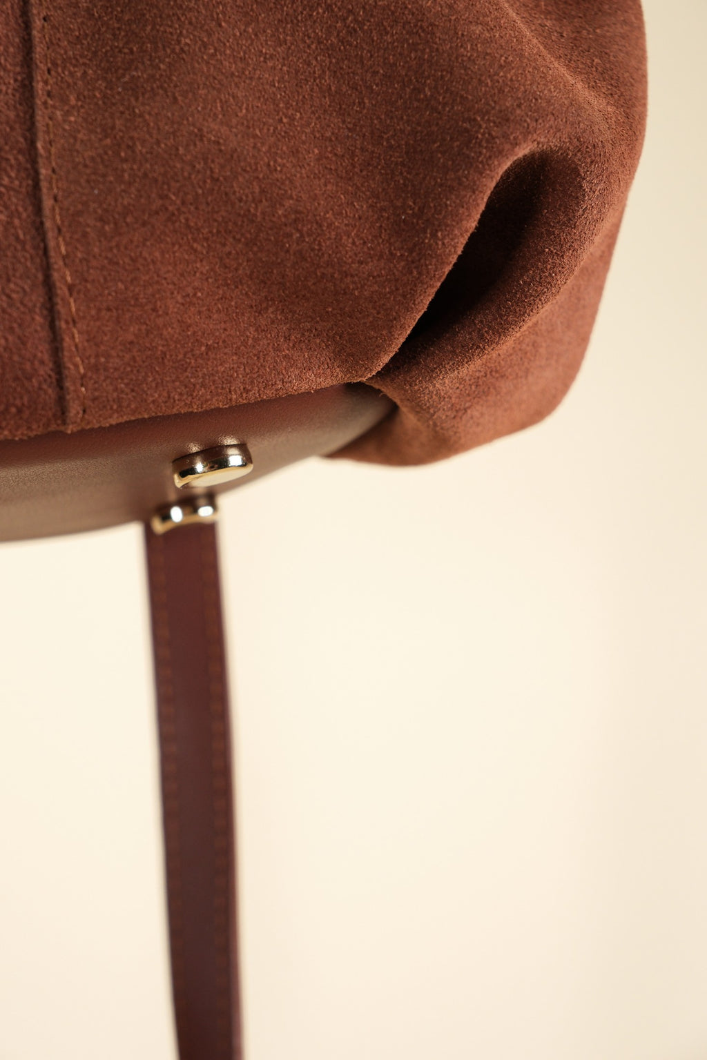 Célia Sac bandoulière Marron en cuir, porté