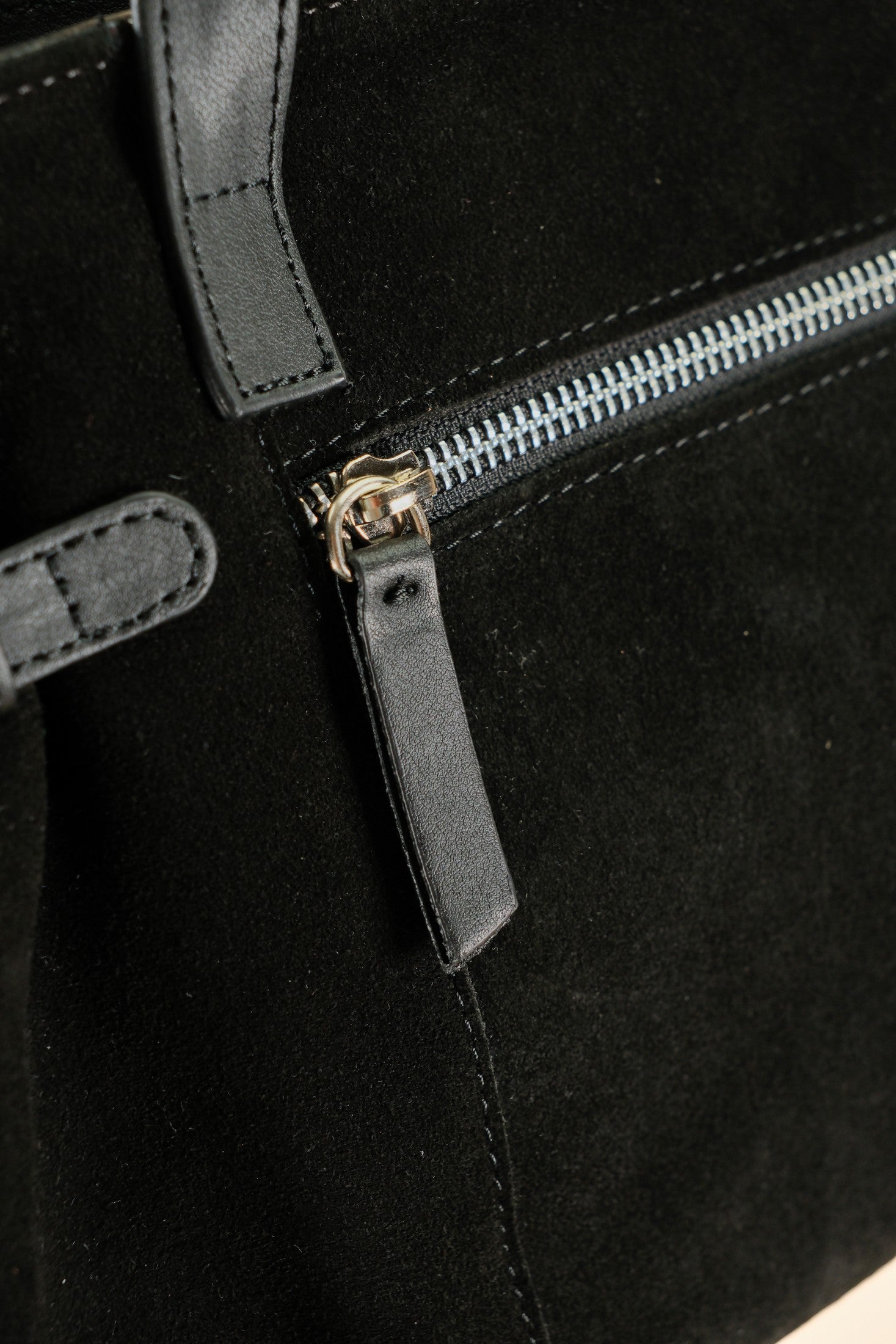 Célia Sac bandoulière Noir en cuir, porté